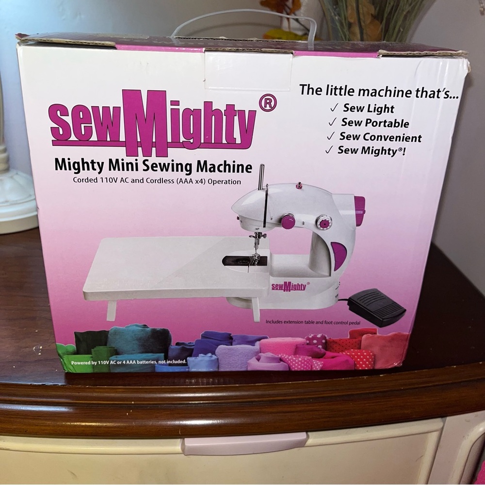 Mini Sewing Machine - Pink and White